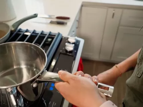 Gıdayla Temasa Uygunluk: Paslanmaz Çeliğin Mutfaklardaki Sağlık ve Hijyen Önemi